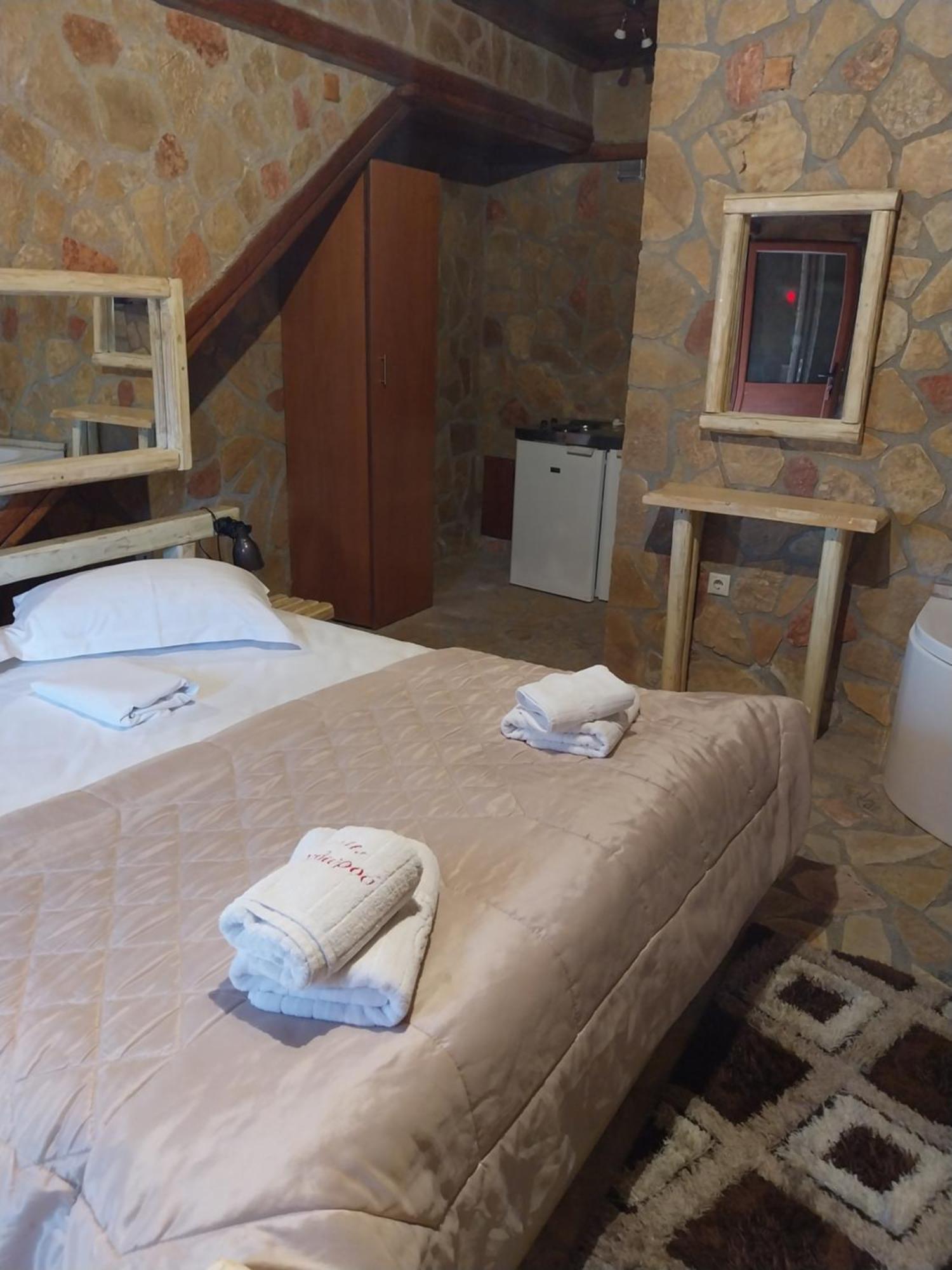 Vip Kalavrita Apartment Ngoại thất bức ảnh